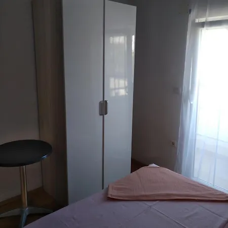 Klauda Apartamento Povljana