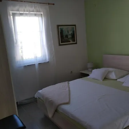 Klauda Apartman Povljana