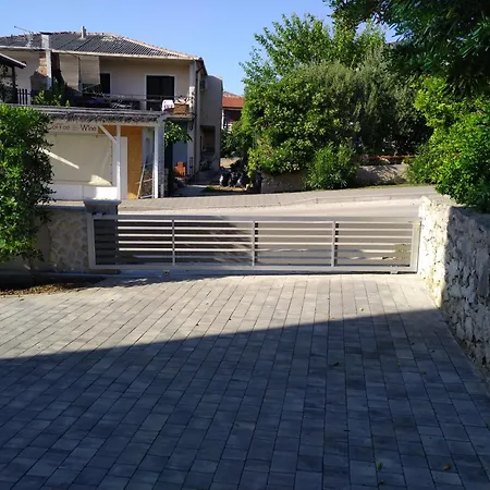 Klauda Apartament Povljana