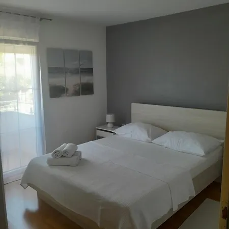 Klauda Apartman Povljana