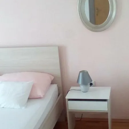 Klauda Apartman Povljana
