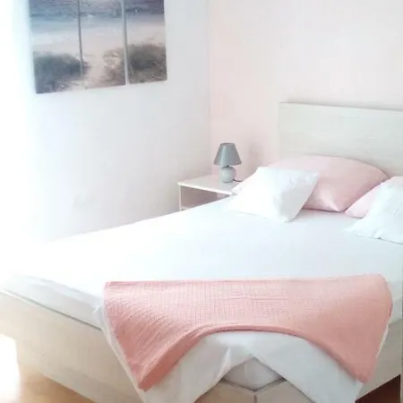Klauda Apartman *