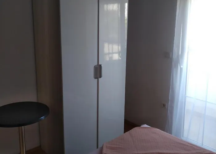 Klauda Apartamento Povljana
